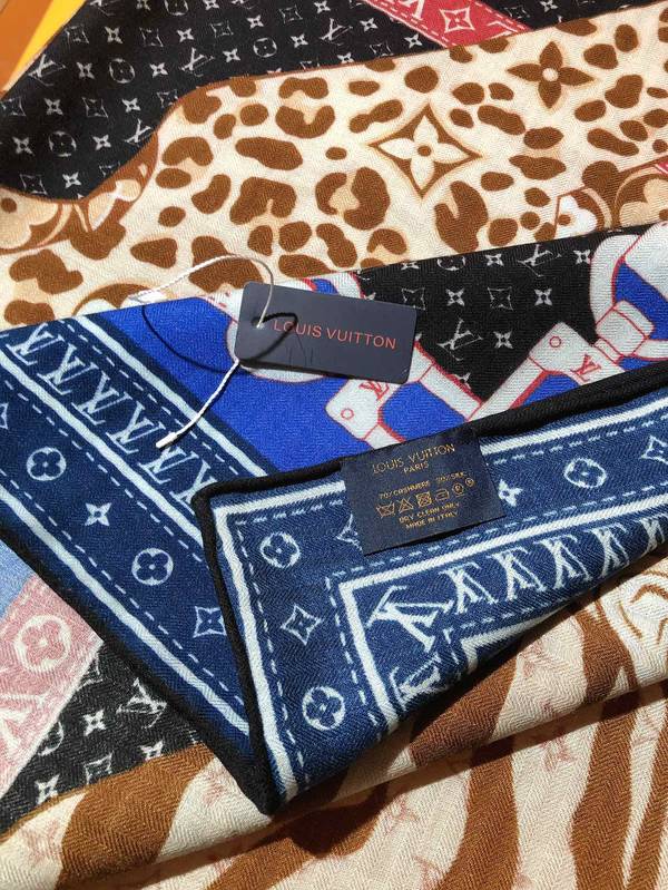 Louis Vuitton Scarf LVC00588